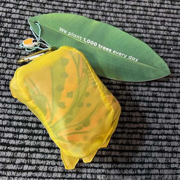 FARM Rio Tropical Banana Print Tote Bag - Picture 5 of 6